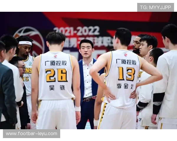 最新篮球阵容排名出炉，强队争锋引发热议！