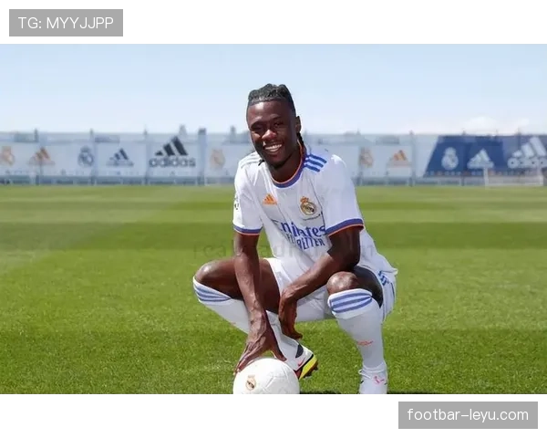 爱德华多·卡马文加表现稳健，期待在新赛季中继续展现非凡才华