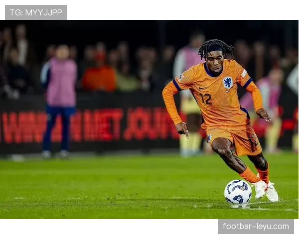 荷兰弗林蓬右路飞翼状态回暖，新赛季展现惊人速度与技巧